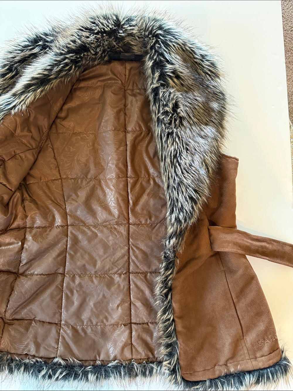 Ariat Brown Faux-Suede Vest with Faux-Fur Trim Size Small - Picture 8 of 9